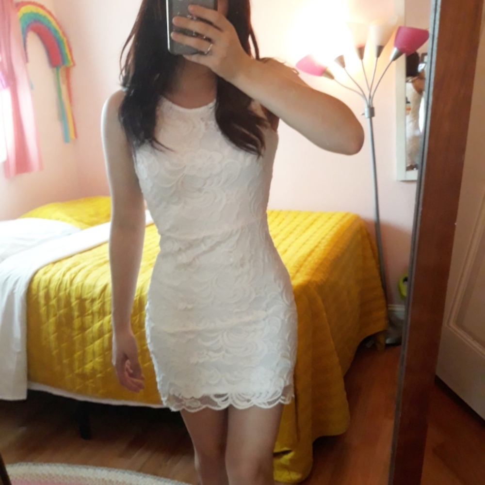 H&M // WHITE LACED OPEN BACK DRESS